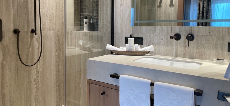 STOCK resort: Doppelzimmer Zillertal image #2