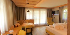***** Mirabell Dolomites Hotel . Luxury . Ayurveda & Spa - Garten Klassik