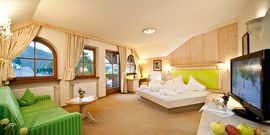 ***** Mirabell Dolomites Hotel . Luxury . Ayurveda & Spa - Frühling