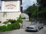 Einfach traumhaft: Mit dem eigenen Oldtimer durch Südtirol fahren. Stilvoller Urlaub mit der seltenen Möglichkeit, die schönsten Routen in Südtirol in einem Oldtimer zu erkunden und unterwegs zu picknicken – das ist einfach romantisch. Genießen Sie das einmalige Gefühl, in Ihrem Oldtimer durch die Dolomiten zu fahren.