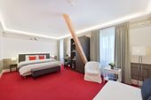 Golf-Hotel René Capt - Superior Dreibettzimmer mit Stadtblick
