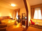 Golf-Hotel Ren&eacute; Capt - Chambre triple avec vue ville