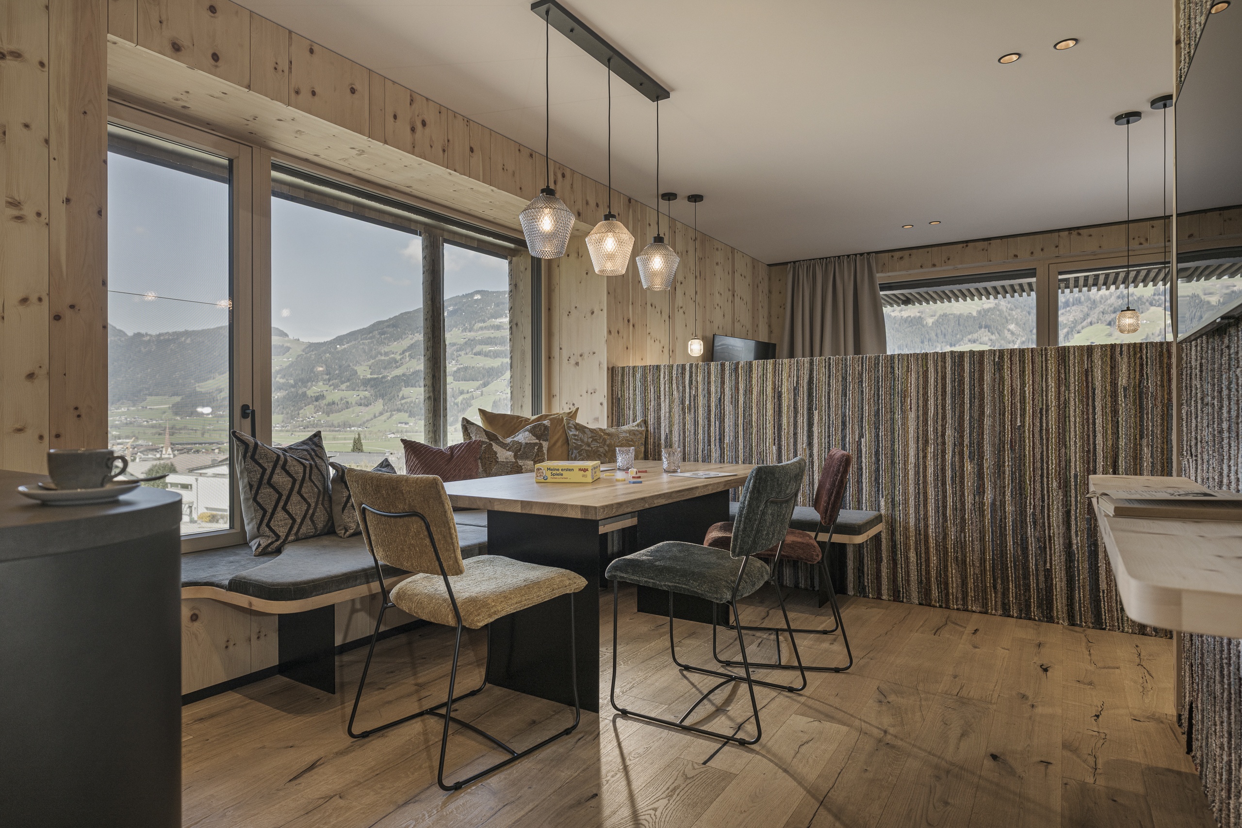 Mia Alpina-„79er“ Zirben FamilySuite Panorama