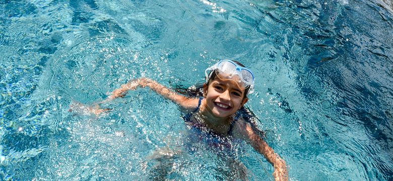 Familotel Bayerischer Wald ULRICHSHOF Nature · Family · Design: Schwimmen lernen
