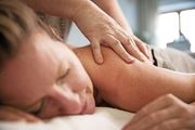 Craniosacral Therapie - Osteopathische Behandlungsmethode reguliert über die Nervenbahnen gestörte Körpersysteme und aktiviert die Selbstheilungskräfte.