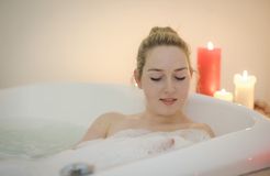 Biohotel Mohren: Schaumbad im Wellnessbereich Natur SPA - Biohotel Mohren , Deggenhausertal-Limpach, Bodensee Hinterland, Baden-Württemberg, Deutschland