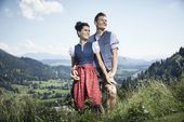 Be a star - professionelles Fotoshooting - Ganz besondere Urlaubserinnerungen erhalten Sie beim Fotoshooting mit unserem professionellen Fotografen. Für das Rund-Um-Erlebnis werden Sie in unsrem Kristall SPA geschminkt. Suchen Sie sich Ihre Lieblingslocation im Bergkristall aus uns freuen Sie sich auf wunderschöne Fotos mit professioneller Bildbearbeitung. Sie erhalten die Bilder auf einem Stick und können so immer an Ihren schönen Aufenthalt im Bergkristall zurückdenken.