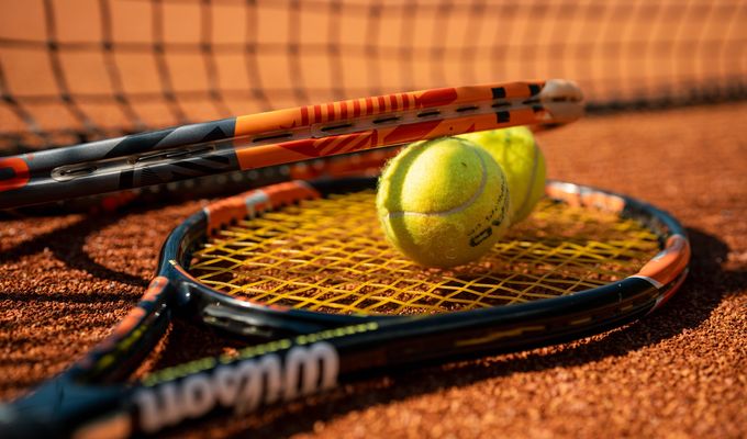 KINDERTENNISKURS (BIS 12 JAHREN)