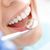 Professionelle Zahnreinigung mit EMS-Gerät