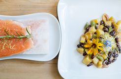 BIO HOTEL Bayerischer Wirt: Lachs auf Salzstein - Bio-Hotel Bayerischer Wirt, Augsburg, Münchner Raum, Bayern, Deutschland