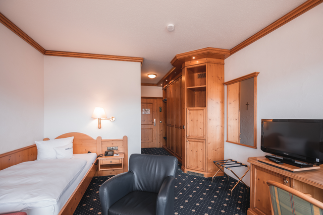 Lavendel mit Balkon seitlichem Bergblick (33 m²)