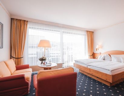 Schüle's Gesundheitsresort & Spa: Wacholder mit Balkon und seitlichem Bergblick (42 m²)