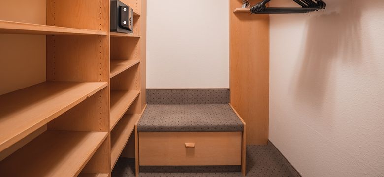 Schüle's Gesundheitsresort & Spa: Brombeere mit Südbalkon oder Südterrasse mit Panoramablick (48 m²) image #5