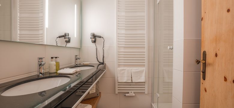 Schüle's Gesundheitsresort & Spa: Brombeere mit Südbalkon oder Südterrasse mit Panoramablick (48 m²) image #6