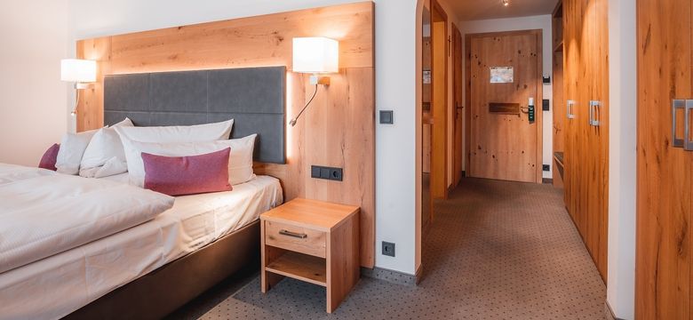 Schüle's Gesundheitsresort & Spa: Holunder mit großem Südbalkon oder Südterrasse und Panoramablick (58 m²) image #2