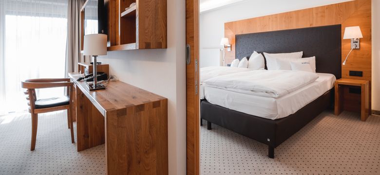 Schüle's Gesundheitsresort & Spa: Edelweiß mit großem Südbalkon und Panoramablick (70 m²) image #3