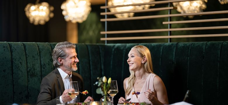 Wellness, Kuscheln & Glücksmomente Hüttenhof - Wellnesshotel  & Luxus-Bergchalets ****S: Genuss-Zeit 2026