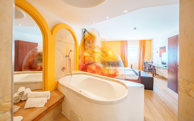 DZ Bavaria mit Whirlpool-Badewanne