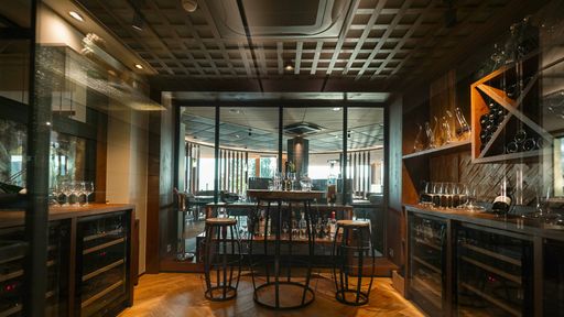 Vinothek mit großer Weinauswahl