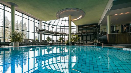 Innenpool der Bade- & Saunalandschaft