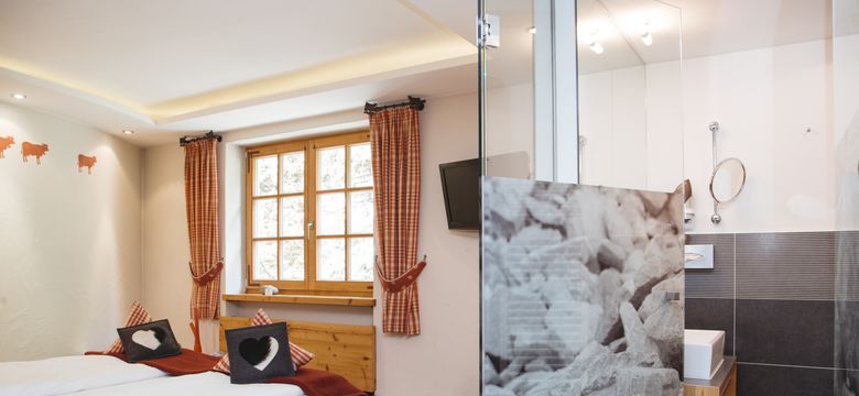 Berghotel Schlossanger Alp: Vorderes FELSENzimmer image #4