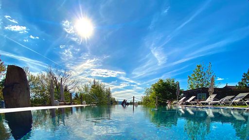 Infinitypool des Wellnesshotel Riedlberg im Bayerischen Wald