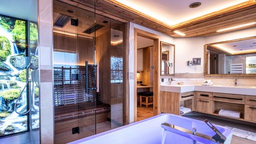 Wellnesshotel Brunner Hof im Bayerischen Wald naturSPA-Suite Sonnentraum mit eigener Infrarotkabine und Whirlwanne