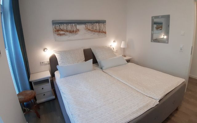 Schlafzimmer mit Doppelbett