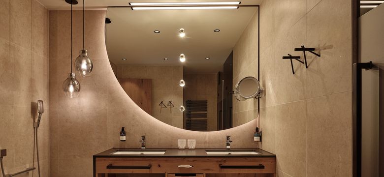 DAS EDELWEISS Salzburg Mountain Resort: Top Suite Superior image #3