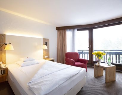 Vier Jahreszeiten am Schluchsee: Einzel­zimmer Komfort Waldseite