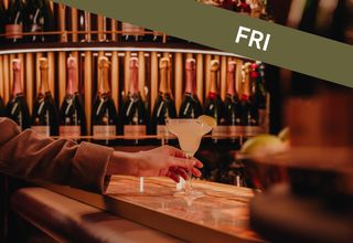 Walk like an Egyptian - Burg Hotel 