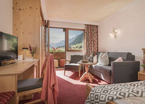 Biohotel Rastbichlhof: Doppelzimmer Gletscherblick - Biohotel Rastbichlhof , Neustift im Stubaital, Tirol, Österreich