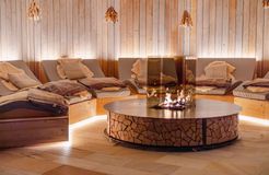 RETTER Bio-Natur-Resort: Wellnessbereich Feuerstelle - RETTER BIO-NATUR-RESORT, Pöllauberg, Steiermark, Österreich