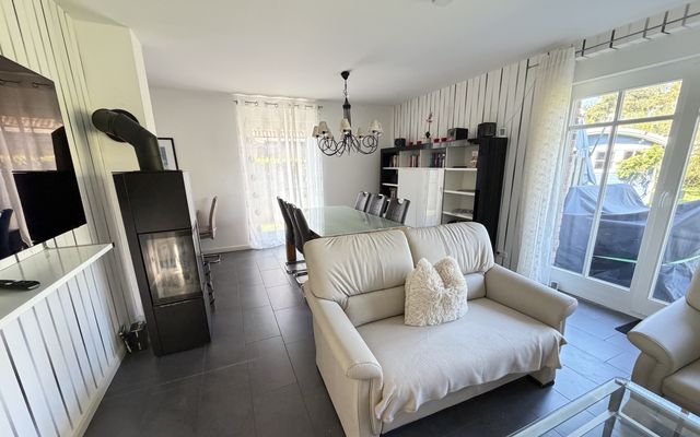 Wohnzimmer mit Kamin